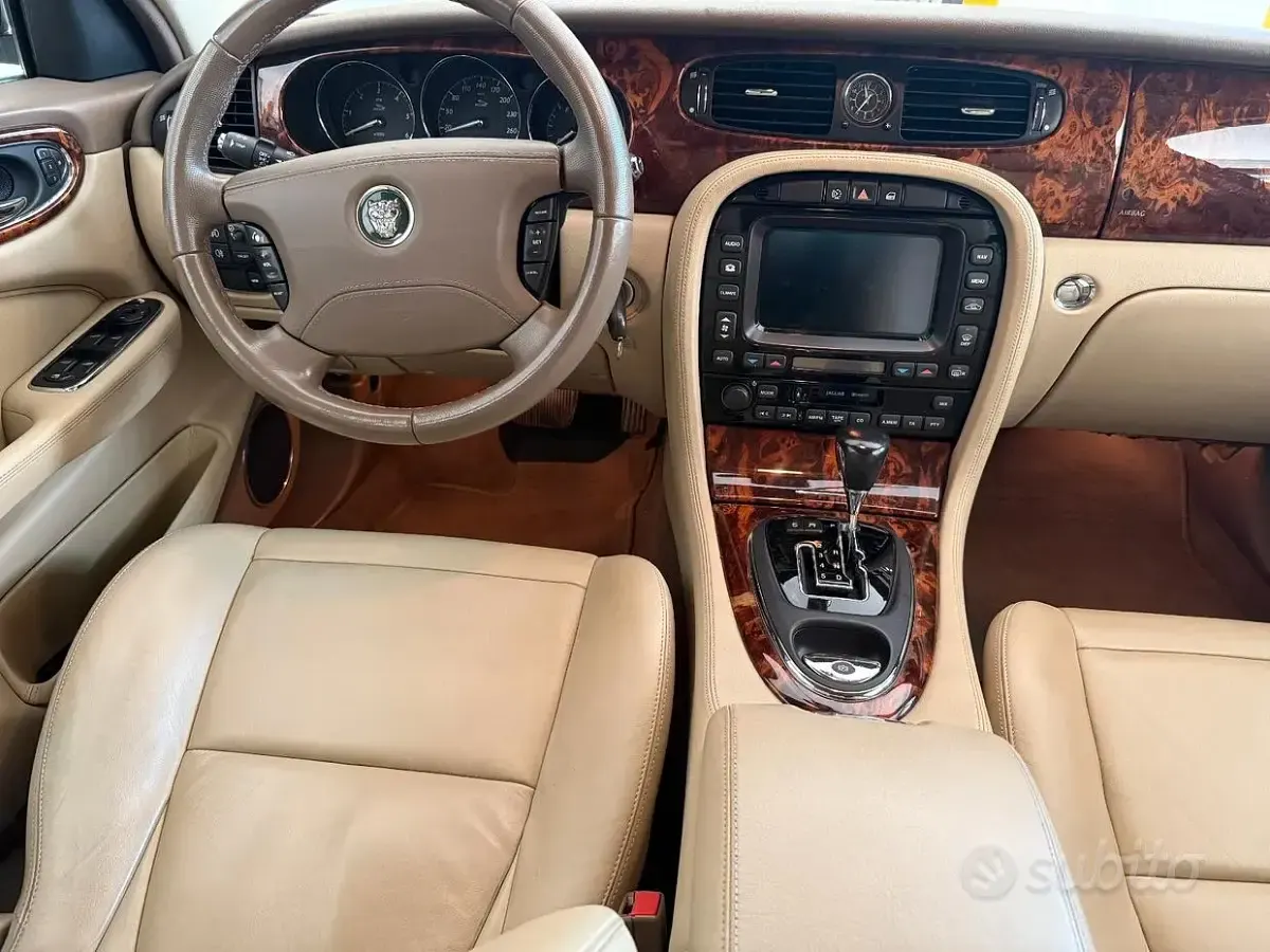 Usata Jaguar XJ6 Executive 207 CV (152 kW) 2007 Berlina