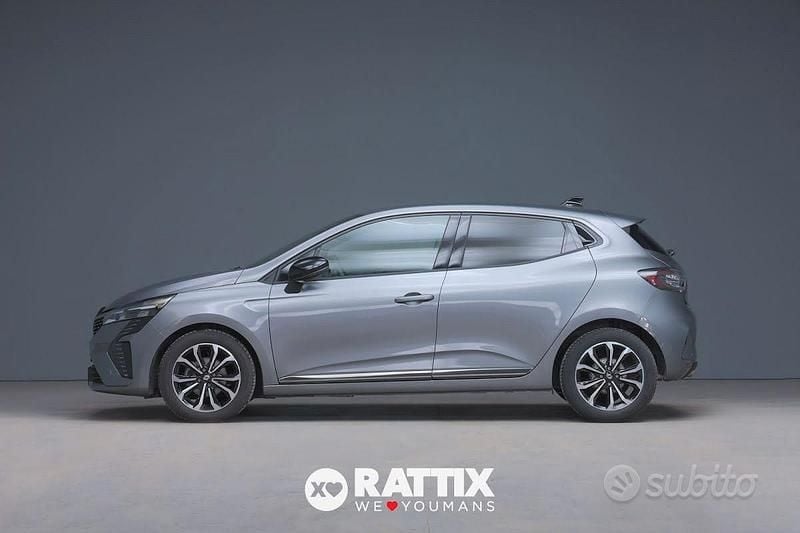 Begagnad Renault Clio V Techno 91 HK (66 kW) 2025 Grå Halvkombi