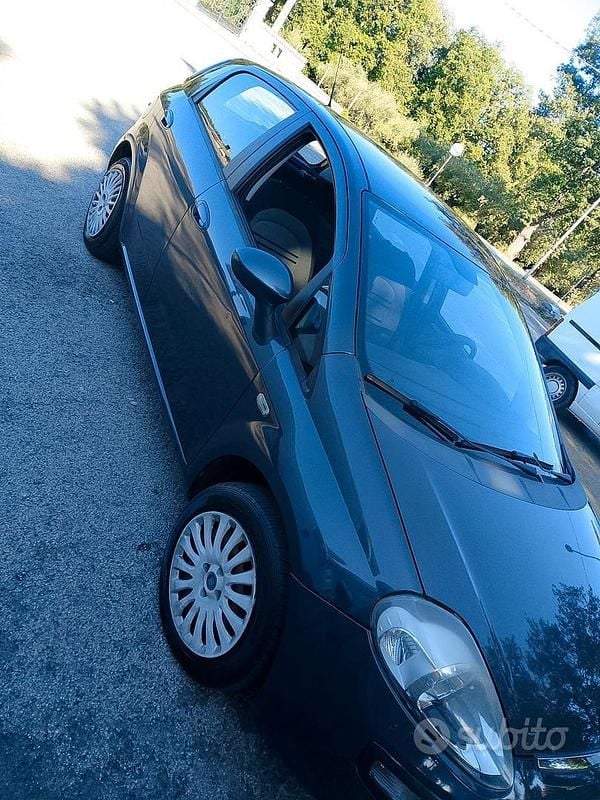 Usata Fiat Grande Punto 65 CV (47 kW) 2010 Blu Utilitaria