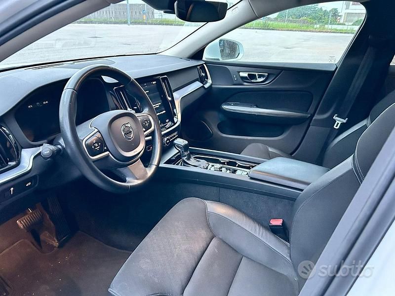 Usata Volvo V60 163 CV (119 kW) 2020 Bianco Station wagon