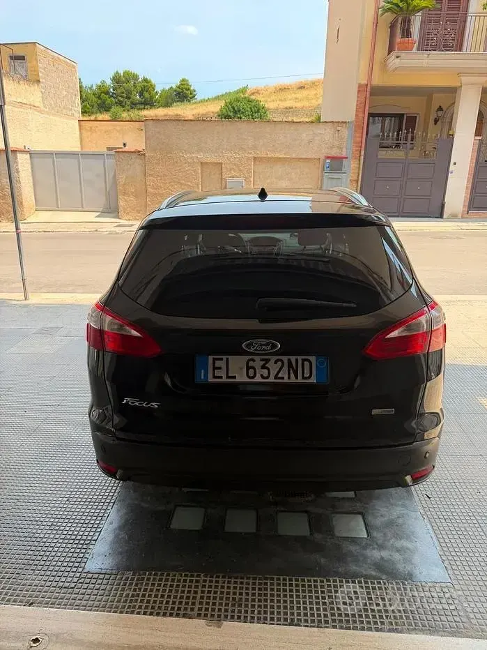 Usata Ford Focus Titanium 115 CV (84 kW) 2012 Nero Station wagon