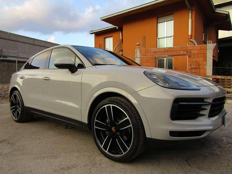 Usata Porsche Cayenne Coupe 340 CV (250 kW) 2022 Gesso Coupé