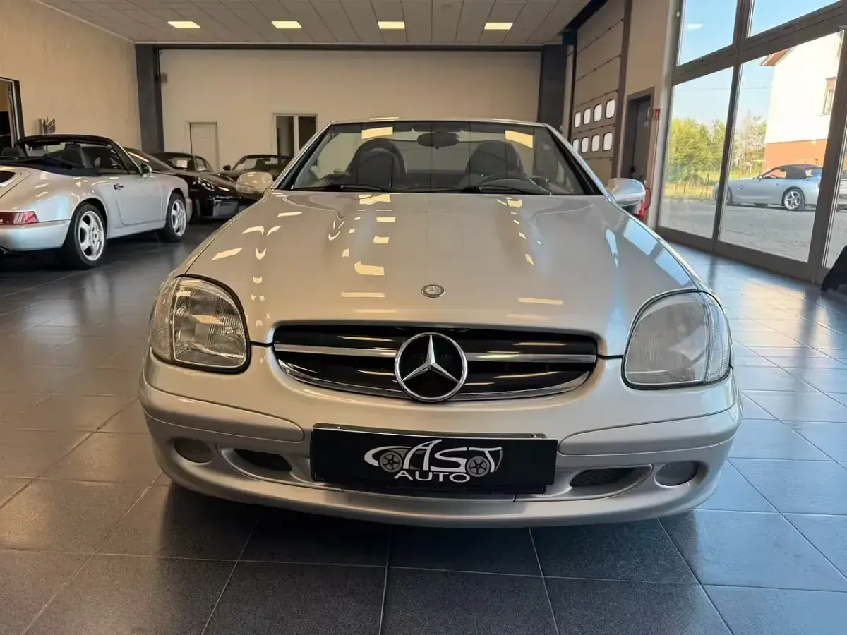 Usata Mercedes SLK320 218 CV (160 kW) 2001 Argento Cabrio