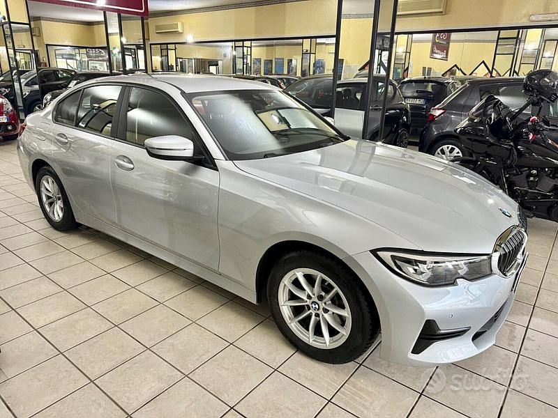 Usata BMW 320e Advantage 190 CV (139 kW) 2020 Argento Berlina