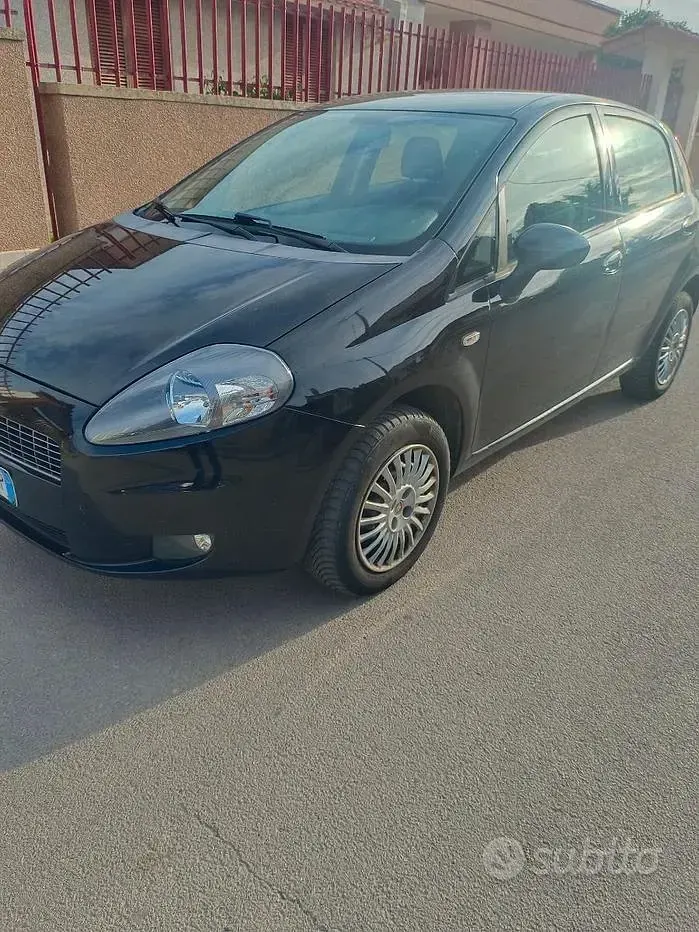 Usata Fiat Punto 77 CV (56 kW) 2009 Utilitaria
