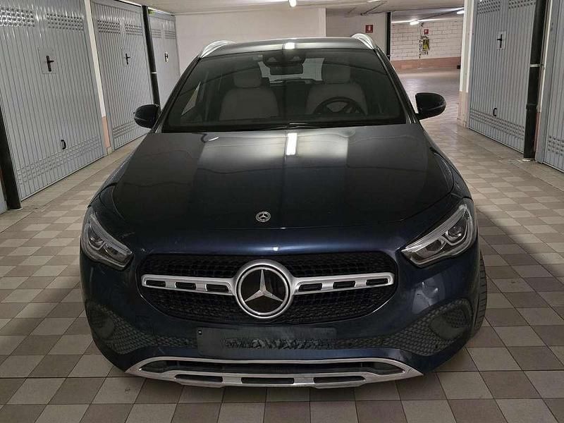Usata Mercedes GLA250 160 CV (117 kW) 2020 Blu/azzurro SUV