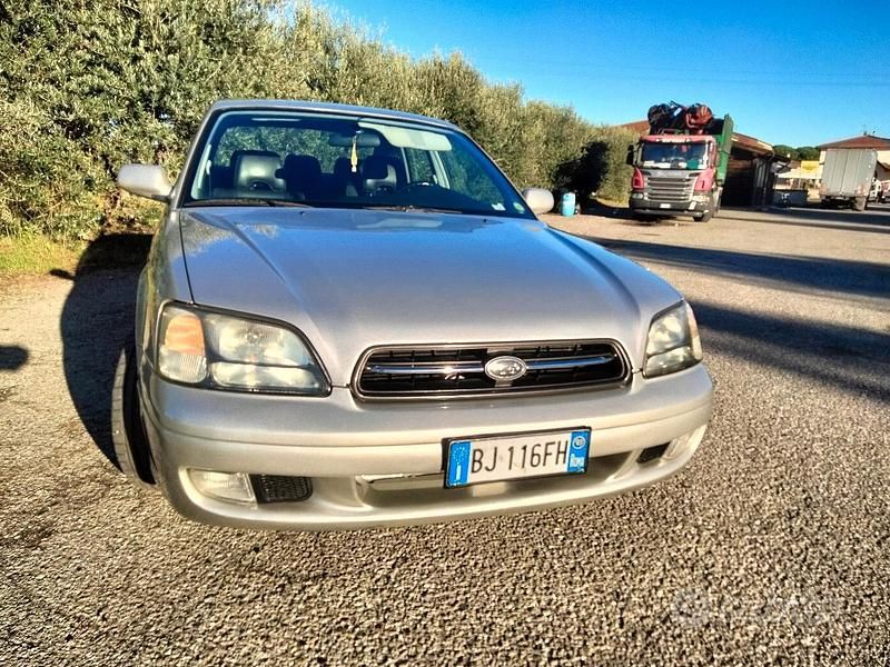 Grigio Usata 1999 Subaru Legacy Berlina | 5500 € - Immagine 1/4