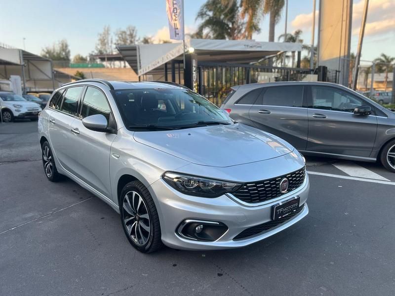Usata Fiat Tipo Lounge 120 CV (88 kW) 2018 Argento Station wagon