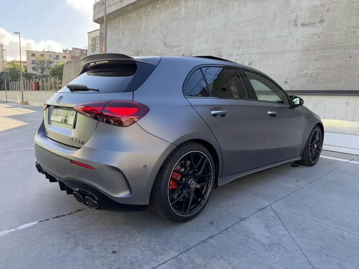 Usata Mercedes A45 AMG Premium 421 CV (309 kW) 2025 Grigio magno designo Utilitaria