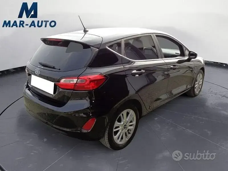 Second-hand Ford Fiesta Titanium 75 CP (55 kW) 2022 Negru Hatchback