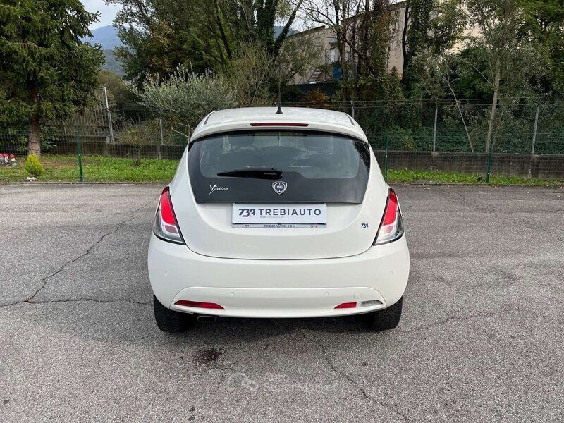 Usata Lancia Ypsilon Gold 95 CV (69 kW) 2018 Bianco Utilitaria