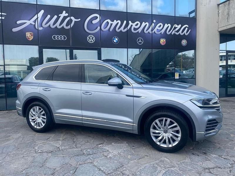 Begagnad VW Touareg Atmosphere 231 HK (169 kW) 2022 Silver SUV