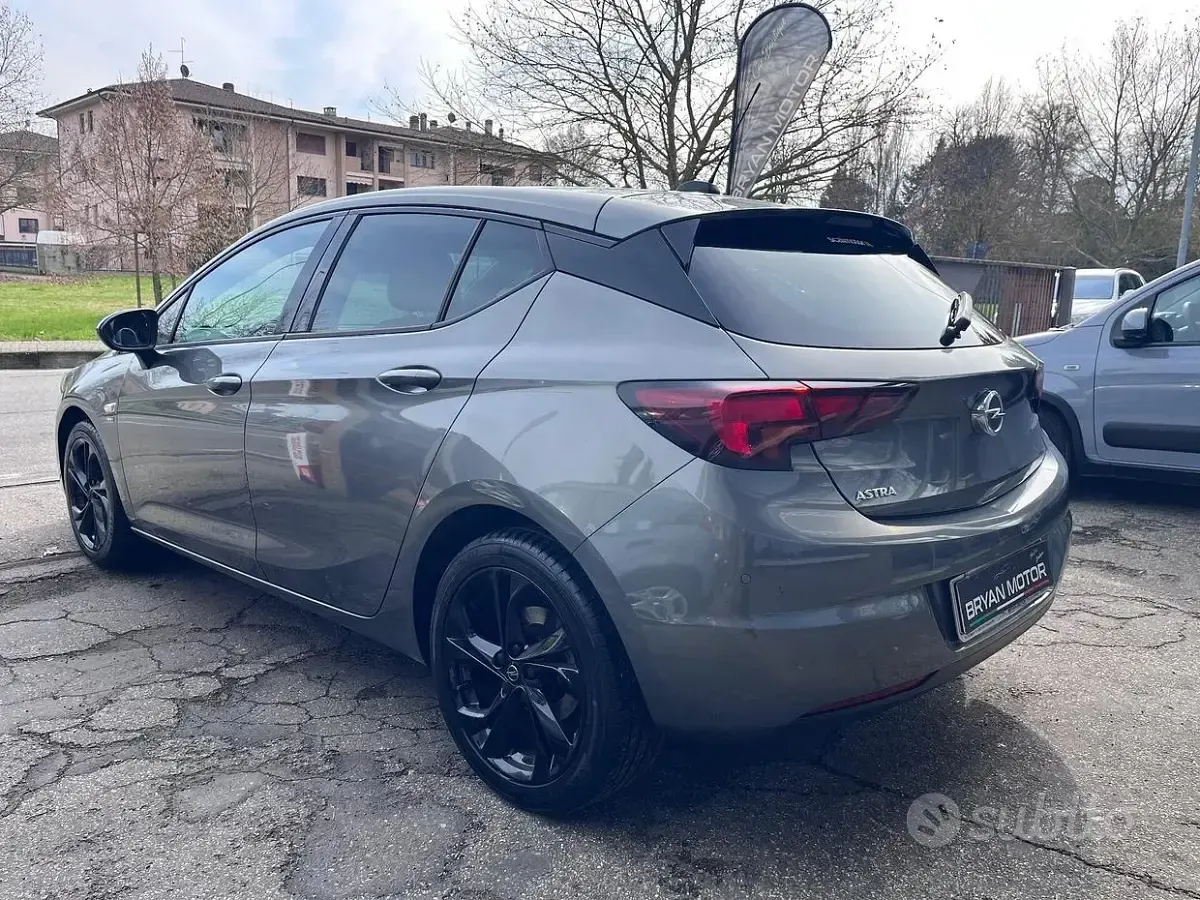 Usata Opel Astra Business 105 CV (77 kW) 2021 Grigio Berlina