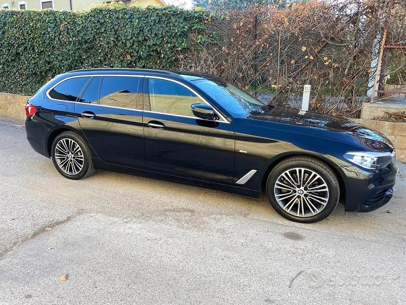 Nero Usata 2017 BMW 520 Sport Line Station wagon | 21.000 € (Buon prezzo) - Immagine 1/4