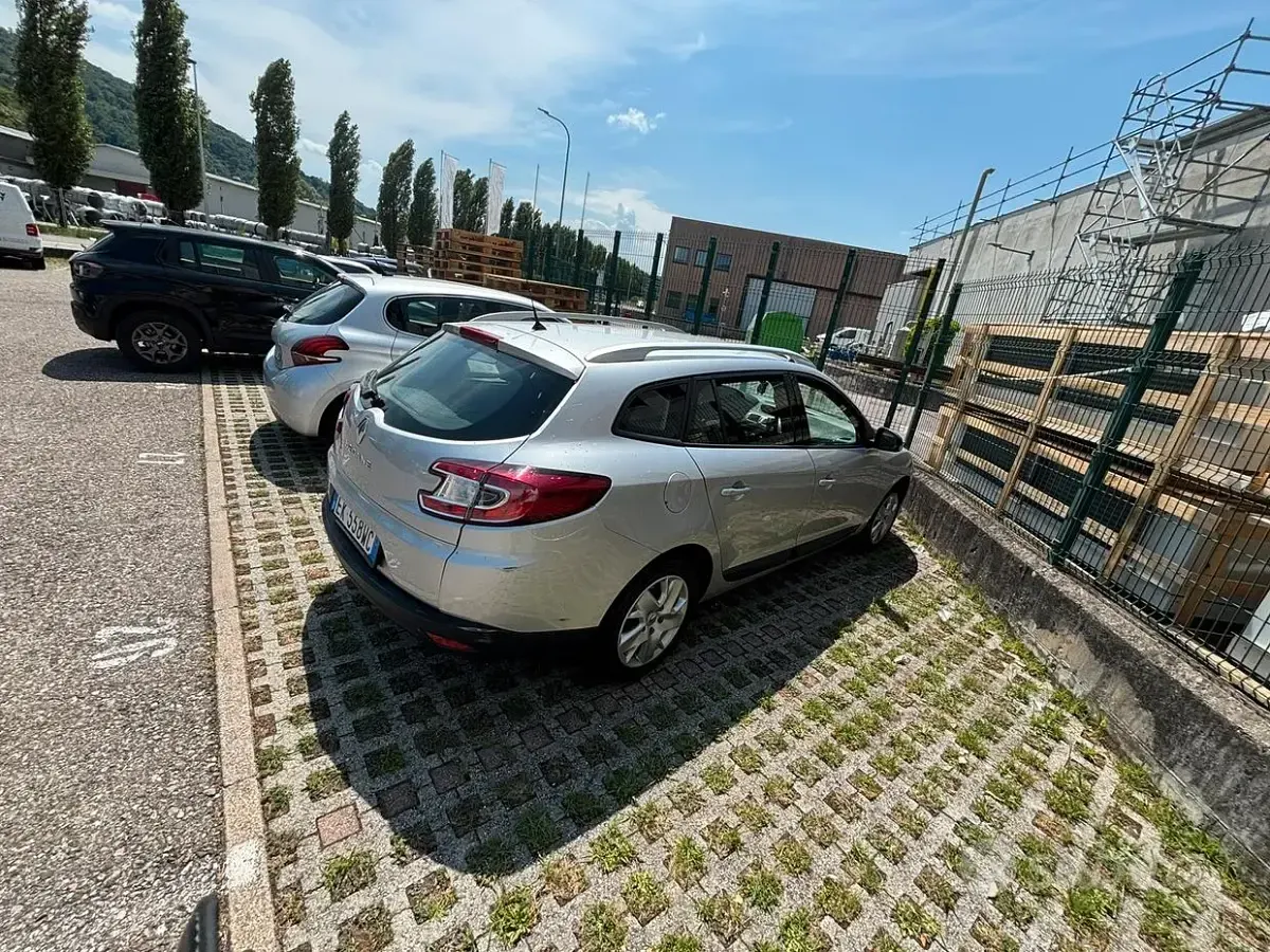 Usata Renault Mégane GrandTour 110 CV (80 kW) 2012 Grigio Station wagon