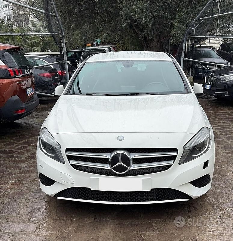 Usata Mercedes A180 Night 108 CV (79 kW) 2014 Bianco Berlina