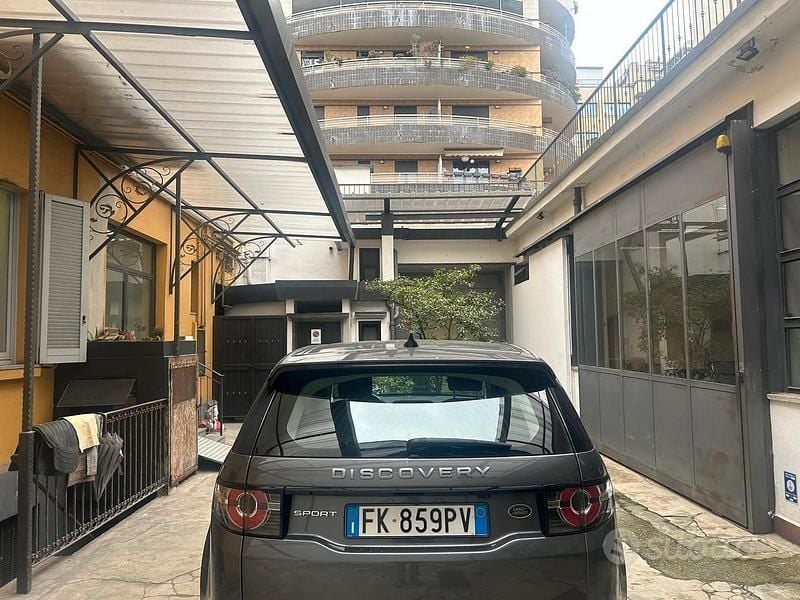 Grigio Usata 2017 Land Rover Discovery Sport HSE Luxury SUV | 13.500 € (Ottimo prezzo) - Immagine 1/2