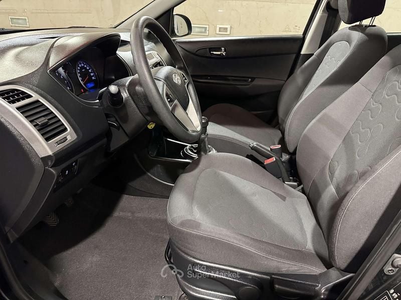 Usata Hyundai i20 Classic 77 CV (56 kW) 2011 Nero Utilitaria