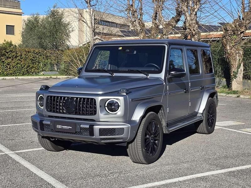 Usata Mercedes G400 AMG line 330 CV (242 kW) 2023 Selenite grey SUV