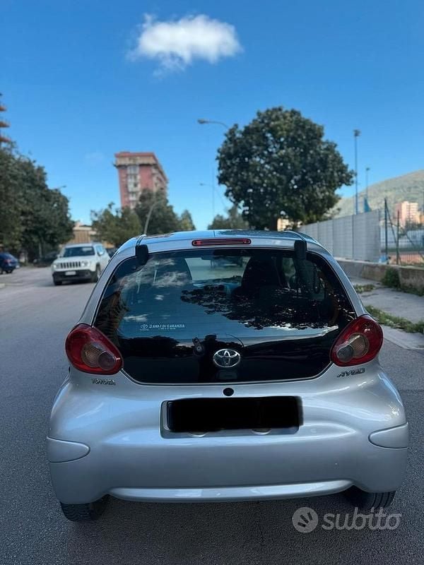 Usata Toyota Aygo 54 CV (39 kW) 2008 Grigio Utilitaria