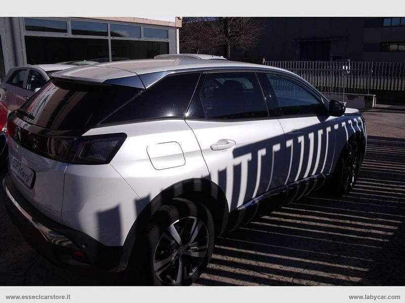 Usata Peugeot 3008 Allure 131 CV (96 kW) 2022 Bianco SUV