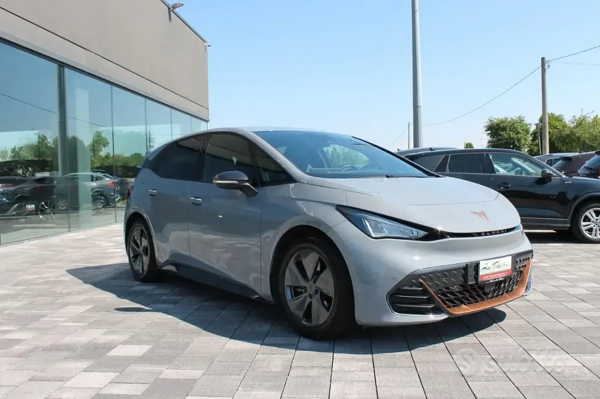 Usata Cupra Born e-Boost 69 kW (95 CV) 2023 Grigio Utilitaria