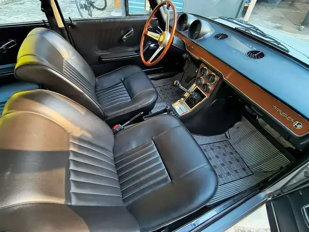 Usata Alfa Romeo 1750 118 CV (86 kW) 1971 Argento Berlina