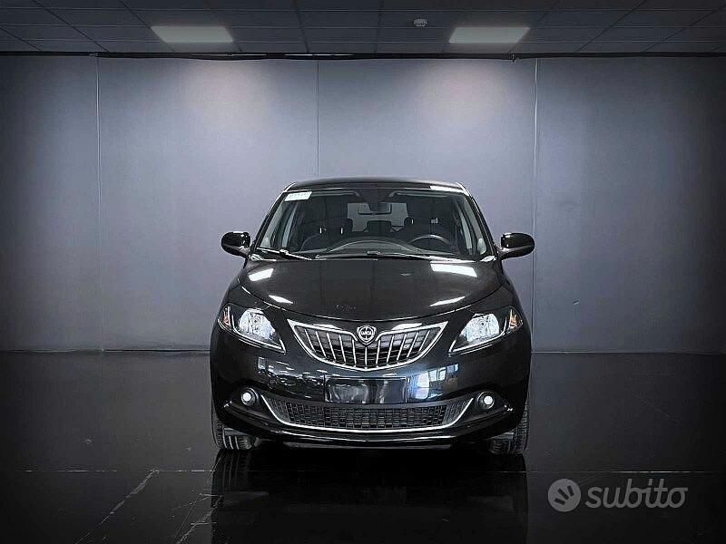 Usata Lancia Ypsilon Gold 69 CV (50 kW) 2022 Nero Utilitaria
