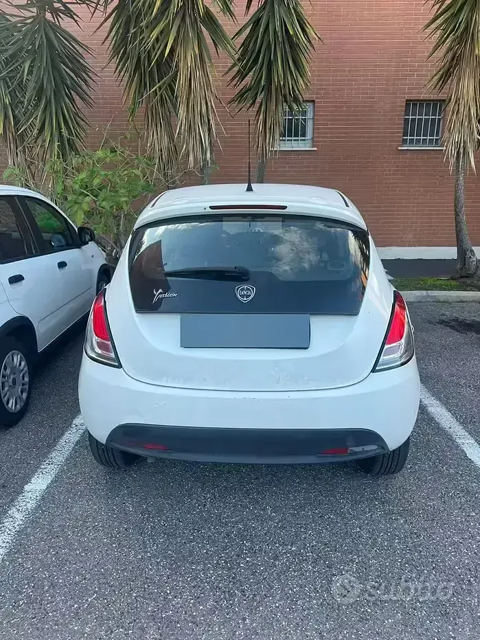 Usata Lancia Ypsilon 69 CV (50 kW) 2013 Bianco Utilitaria