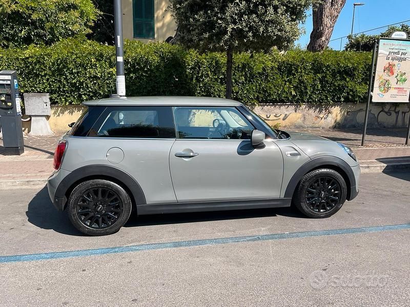 Usata Mini ONE 100 CV (73 kW) 2019 Grigio Utilitaria