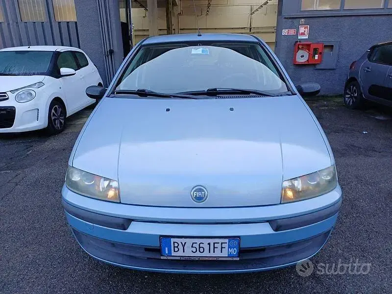 Usata Fiat Punto 60 CV (44 kW) 2002 Blu Berlina