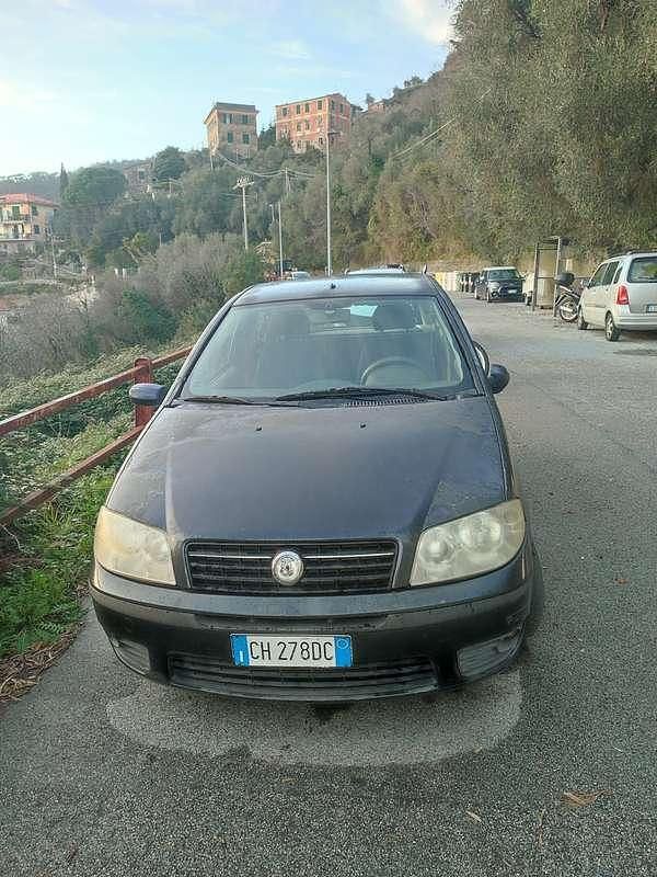 Usata Fiat Punto Dynamic 69 CV (50 kW) 2003 Utilitaria