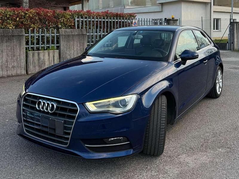 Usata Audi A3 Ambition 105 CV (77 kW) 2014 Blu/azzurro Berlina