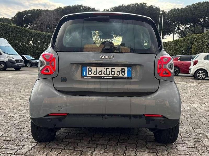 Usata Smart ForTwo Coupé 41 kW (56 CV) 2022 Grigio Utilitaria