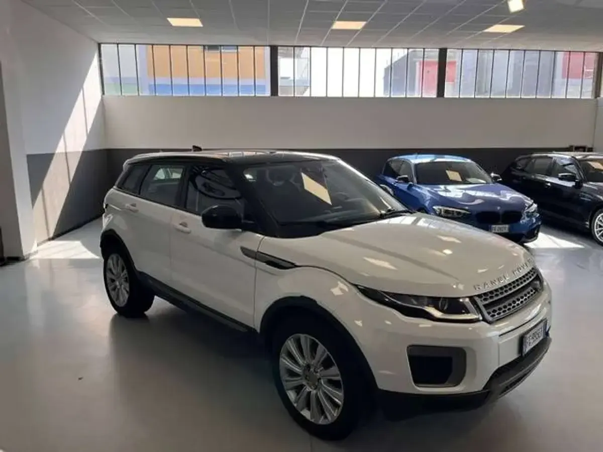 Usata Land Rover Range Rover evoque Pure 150 CV (110 kW) 2017 Tetto nero SUV