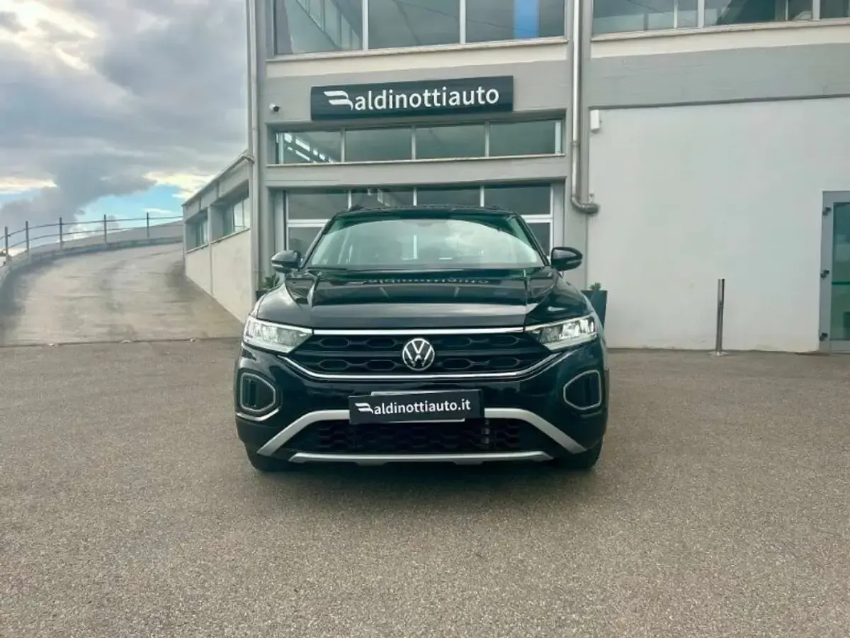 Usata VW T-Roc Life 116 CV (85 kW) 2024 Nero SUV