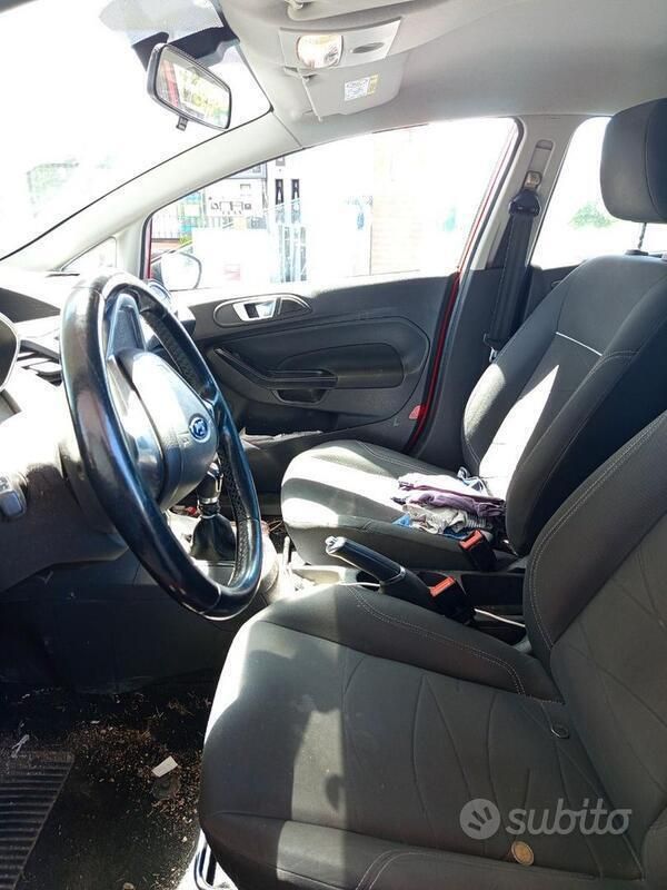 Usata Ford Fiesta 70 CV (51 kW) 2016 Utilitaria