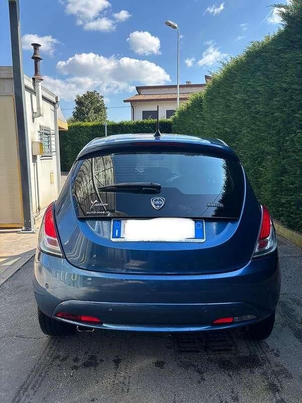 Usata Lancia Ypsilon Gold 69 CV (50 kW) 2021 Utilitaria