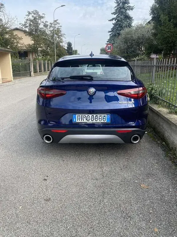 Usata Alfa Romeo Stelvio Business 180 CV (132 kW) 2018 Blu SUV