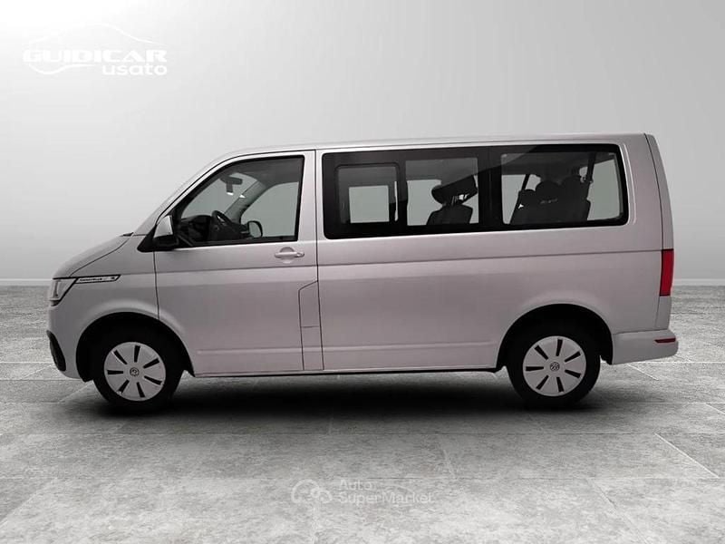 Usata VW Caravelle Comfortline 150 CV (110 kW) 2023 Argento Monovolume