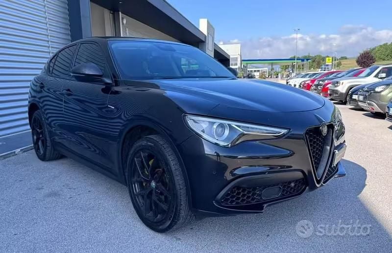 Usata Alfa Romeo Stelvio Super 280 CV (205 kW) 2017 Nero SUV