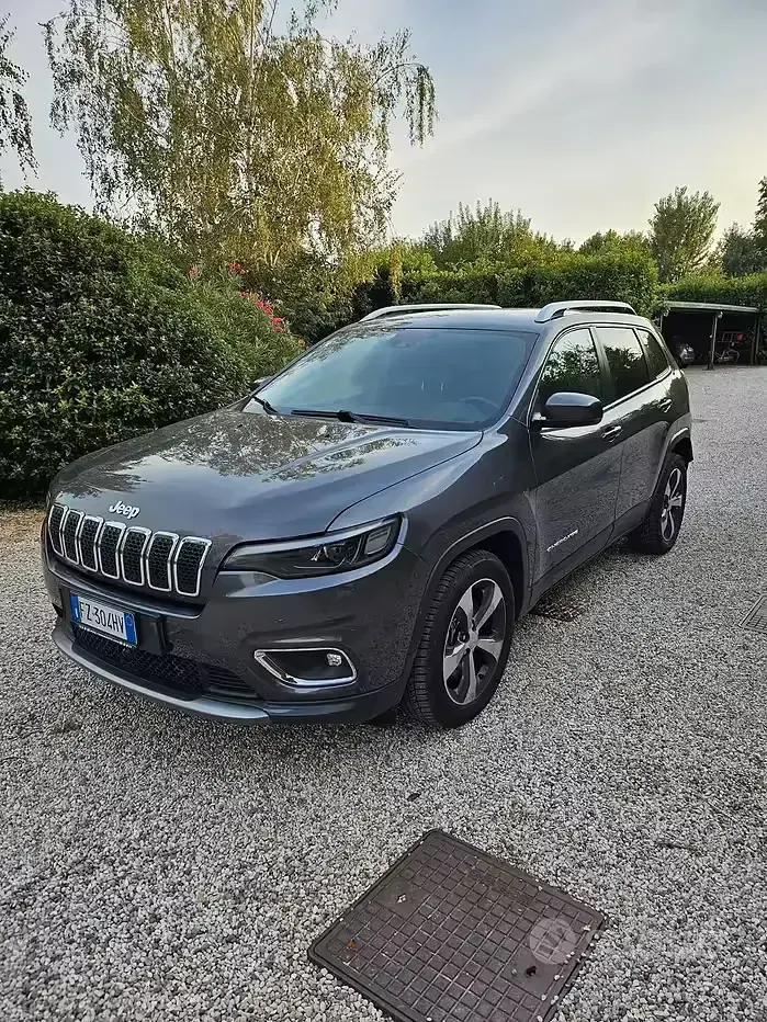 Usata Jeep Cherokee Limited 194 CV (142 kW) 2019 Grigio SUV