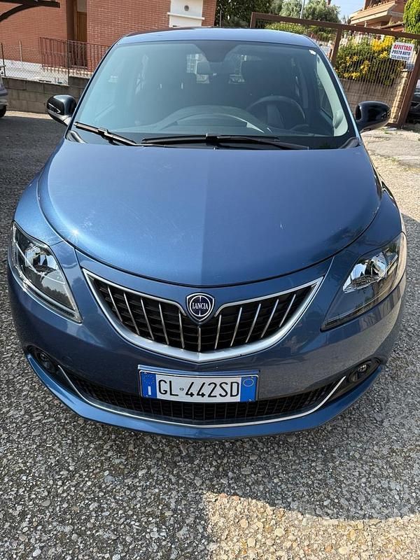 Usata Lancia Ypsilon Gold 69 CV (50 kW) 2022 Blu Utilitaria