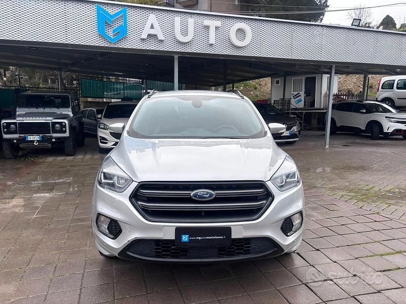 Usata Ford Kuga 120 CV (88 kW) 2019 Grigio SUV