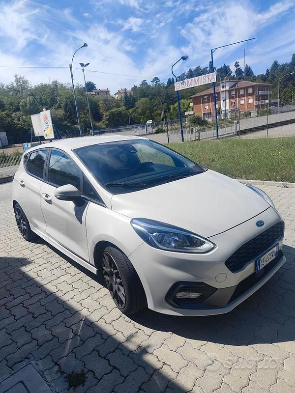 Bianco Usata 2021 Ford Fiesta ST-Line Utilitaria | 13.500 € (Buon prezzo) - Immagine 1/4