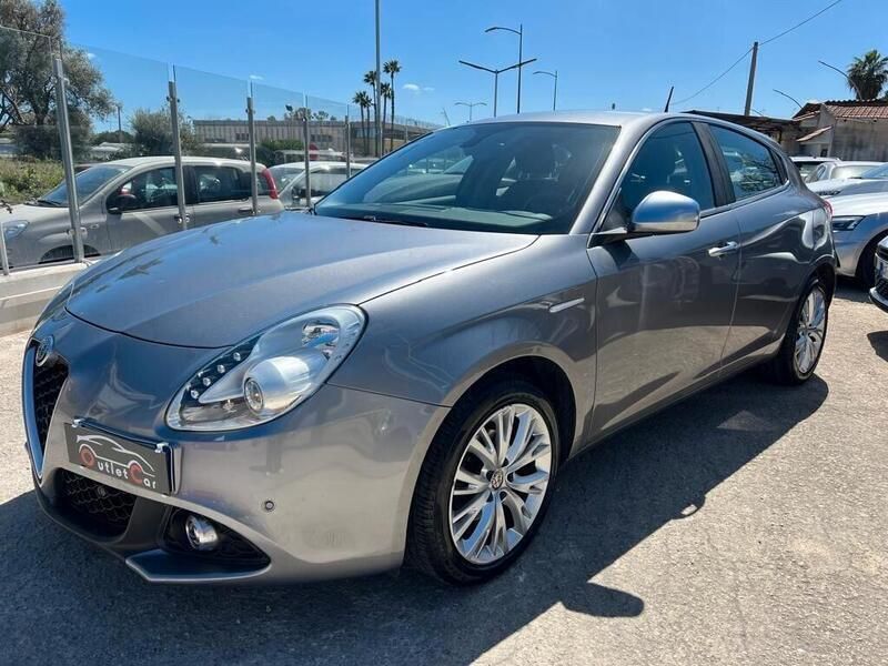 Usata Alfa Romeo Giulietta Super 121 CV (88 kW) 2016 Grigio Utilitaria