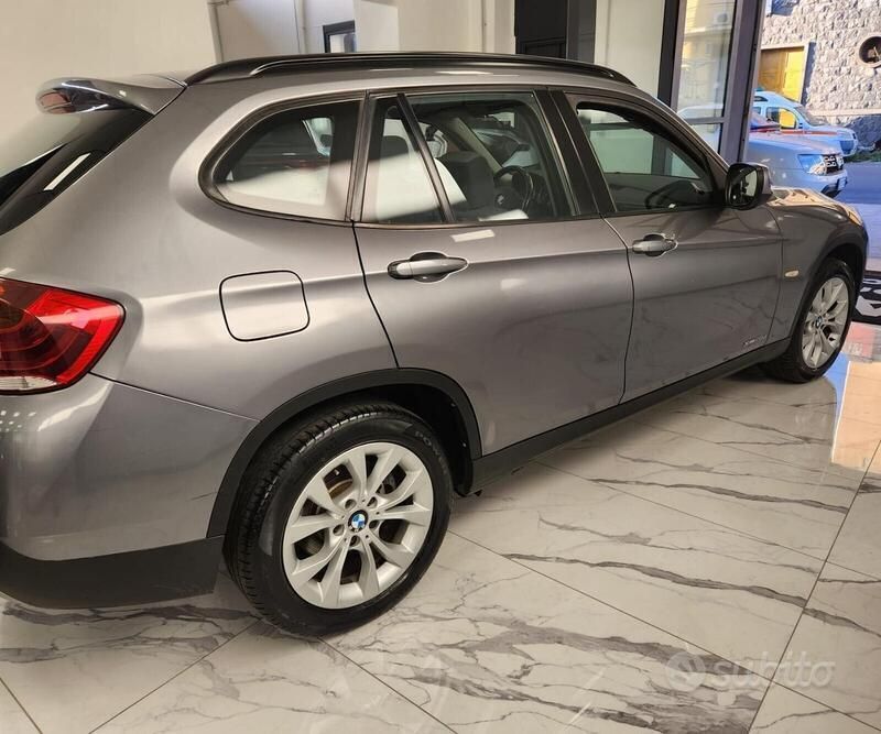 Usata BMW X1 177 CV (130 kW) 2010 Grigio metallizzato SUV