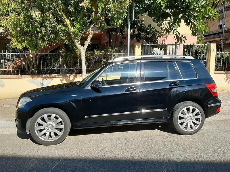 Nero Usata 2011 Mercedes GLK200 SUV | 3500 € - Immagine 1/2