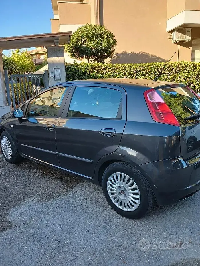 Usata Fiat Grande Punto 65 CV (47 kW) 2009 Grigio Utilitaria