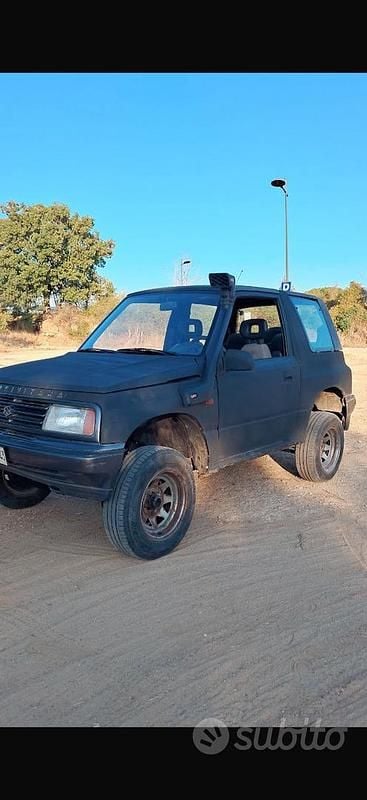 Usata Suzuki Vitara 75 CV (55 kW) 1992 Nero SUV